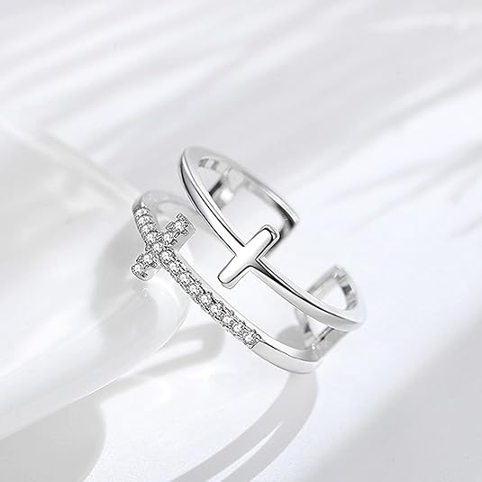 сребърен пръстен във формата на кръст