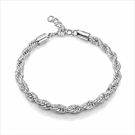 мъжка гривна от медицинска стомана на бял фон